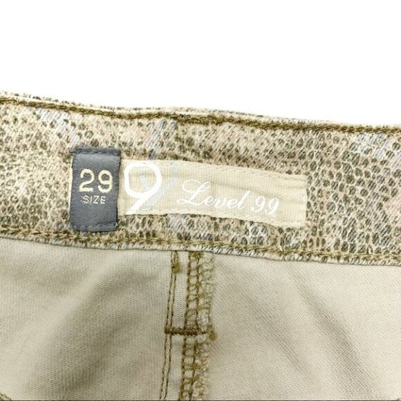 •- NWT Level 99 Phoebe Cutoff Snakeskin Short G15 - Picture 8 of 9